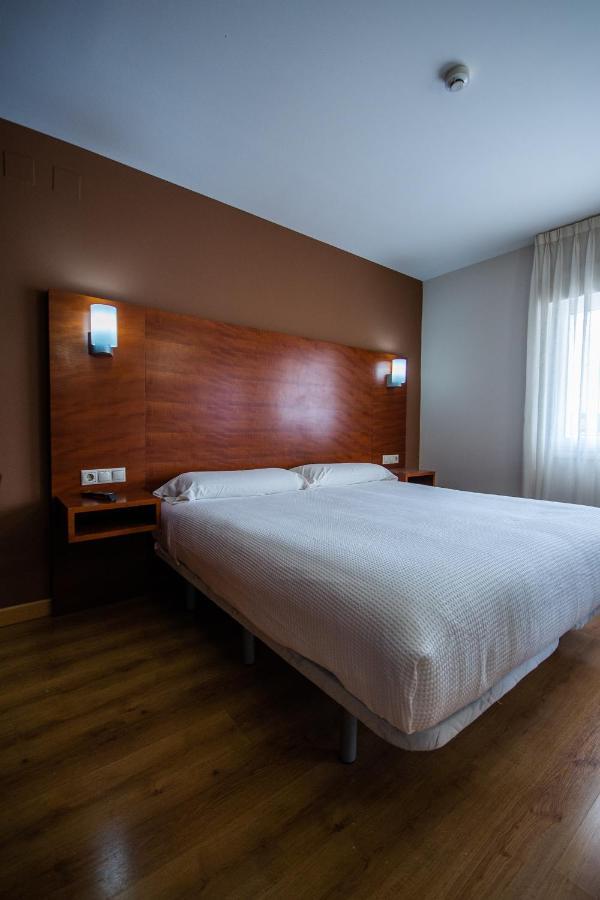 Pension Viella Asturias Oviedo Exteriör bild
