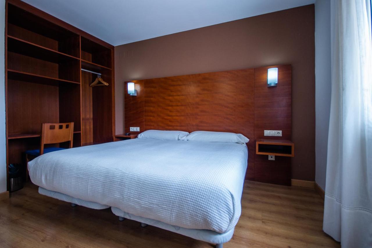Pension Viella Asturias Oviedo Exteriör bild
